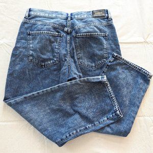 Women's Express Cropped Wide Leg High Rise Jean size 6